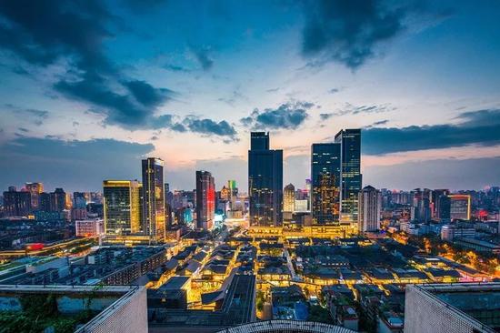 成都夜景（图源：视觉中国）