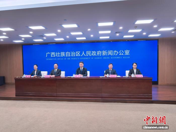 图为发布会现场。杨陈 摄