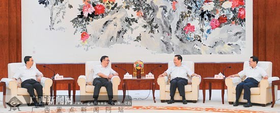 粤桂签订一批经贸合作项目 胡春华彭清华见证签约