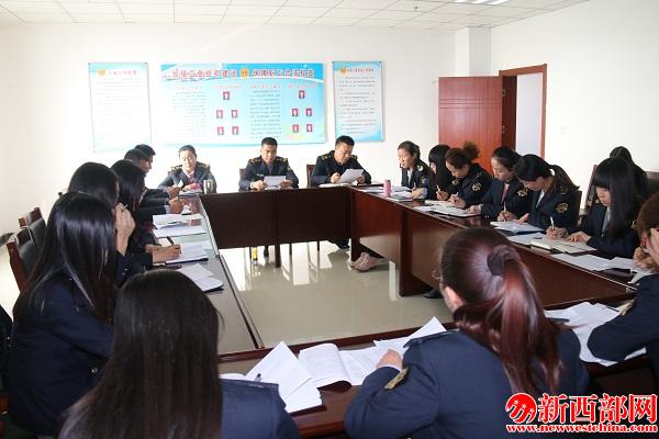 全体人员中心会议室学�?JPG