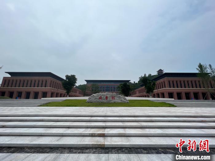 图为重庆中医药学院。 钟旖 摄 图为重庆中医药学院。 钟旖 摄