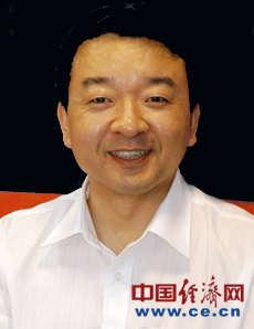 张西明，男，祖籍山东定陶，1965年2月生于辽宁鞍山。法学博士，中共党员。国务院特殊津贴专家。清华大学等若干院校兼职教授。